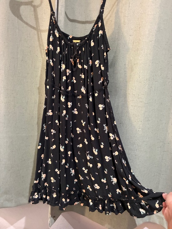 Billabong Dresses & Skirts - Billabong Black Floral Tie-Front Sundress